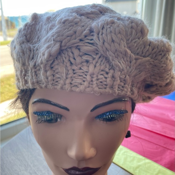 Urban Outfitter’s Winter Hat - Picture 2 of 8